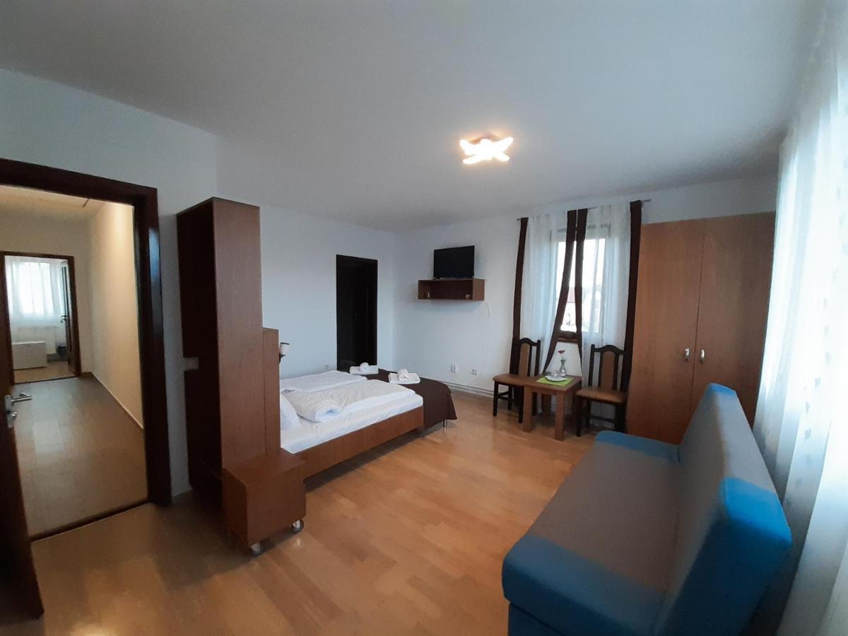 Mirana-Marginimea Sibiului Hotel คริสเตียน ภายนอก รูปภาพ